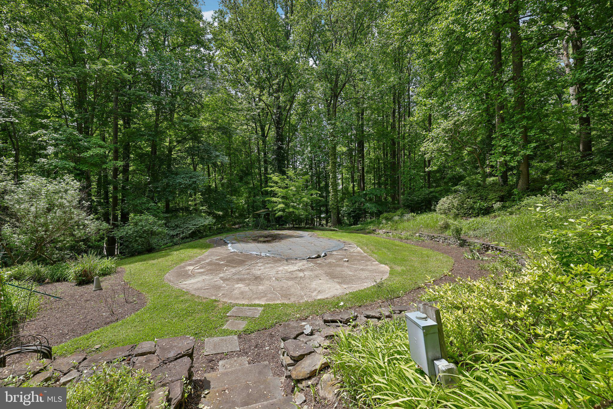 HONEYSUCKLE HILL - Residential