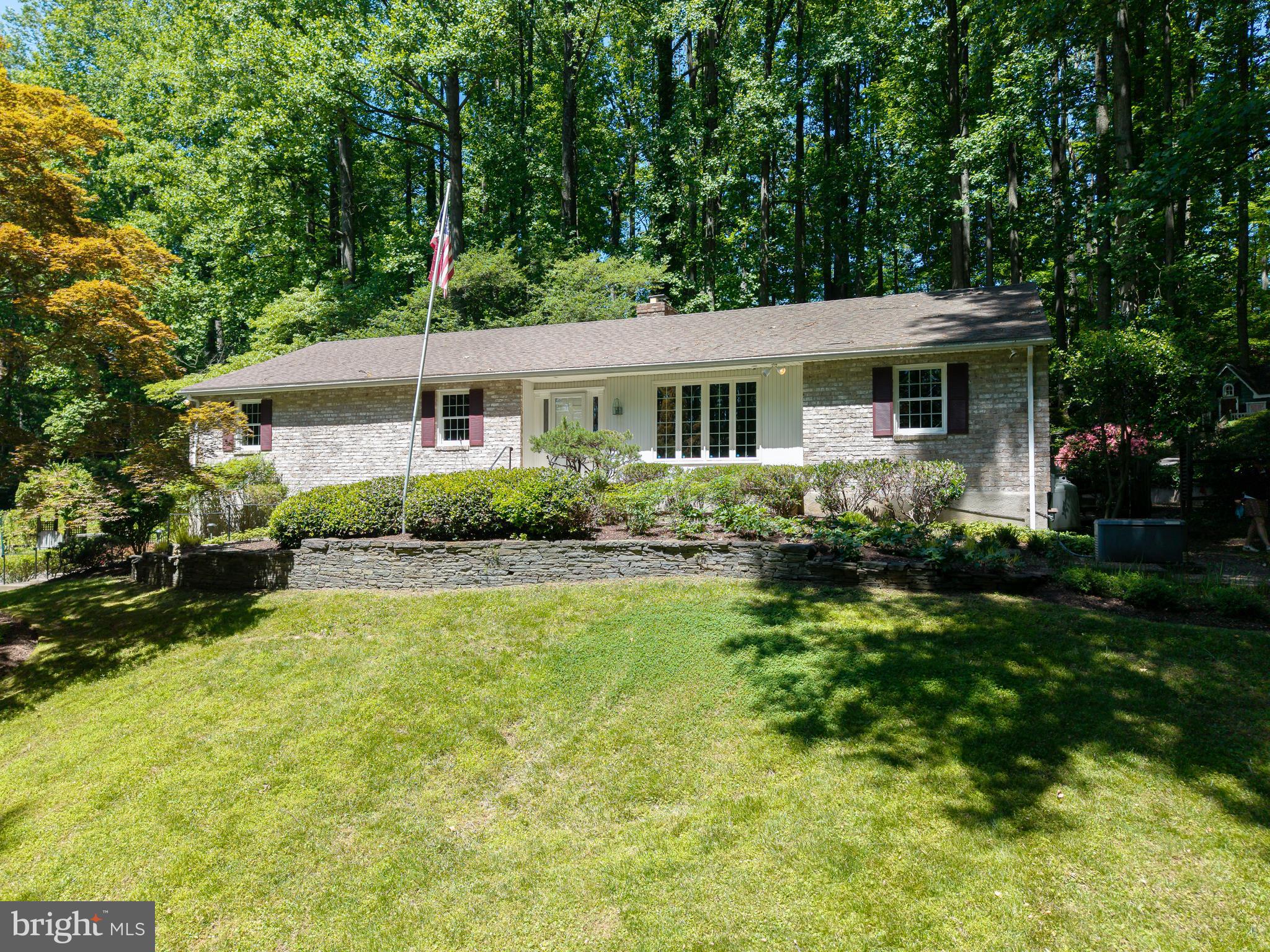 HONEYSUCKLE HILL - Residential