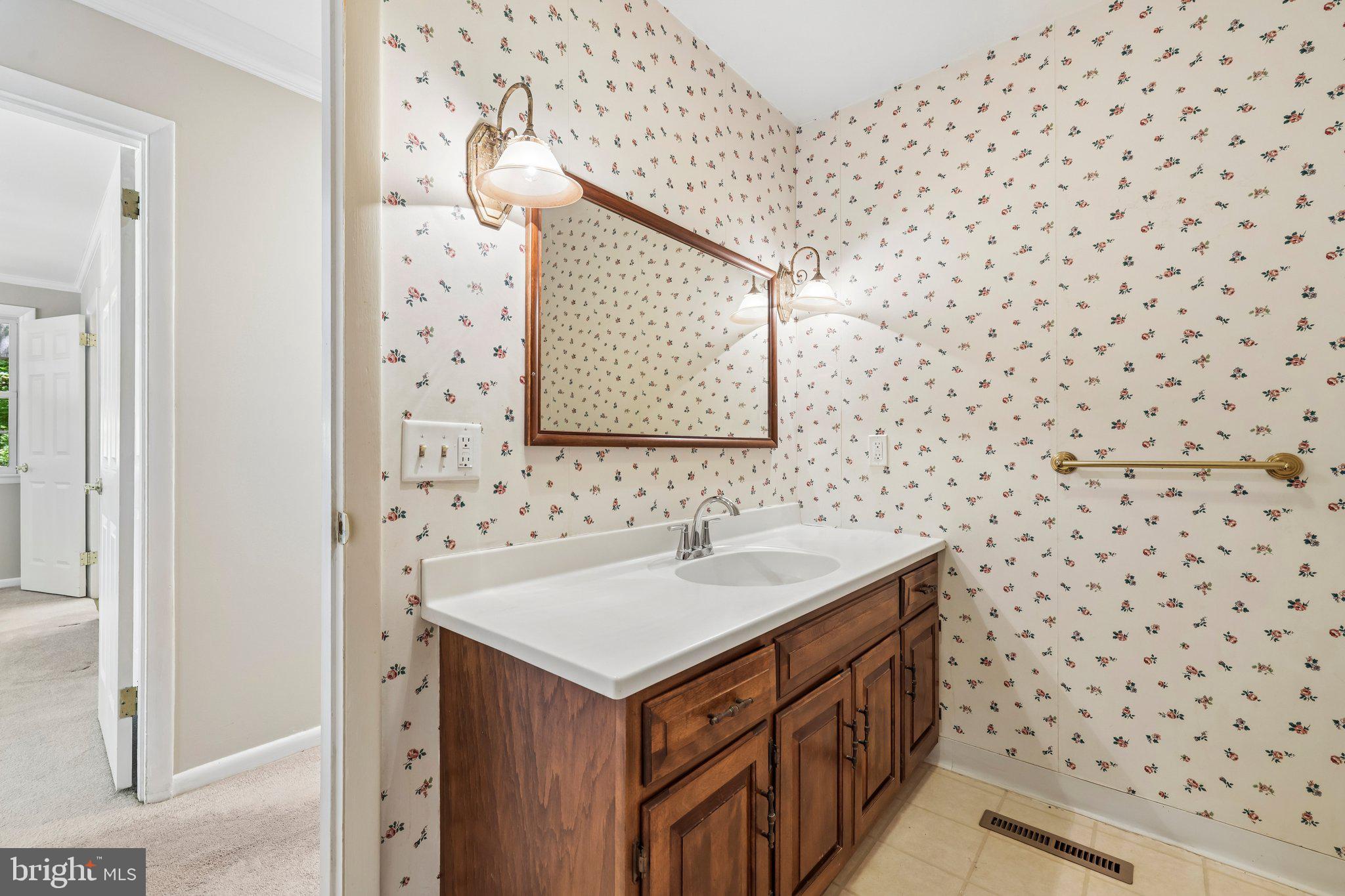 HONEYSUCKLE HILL - Residential