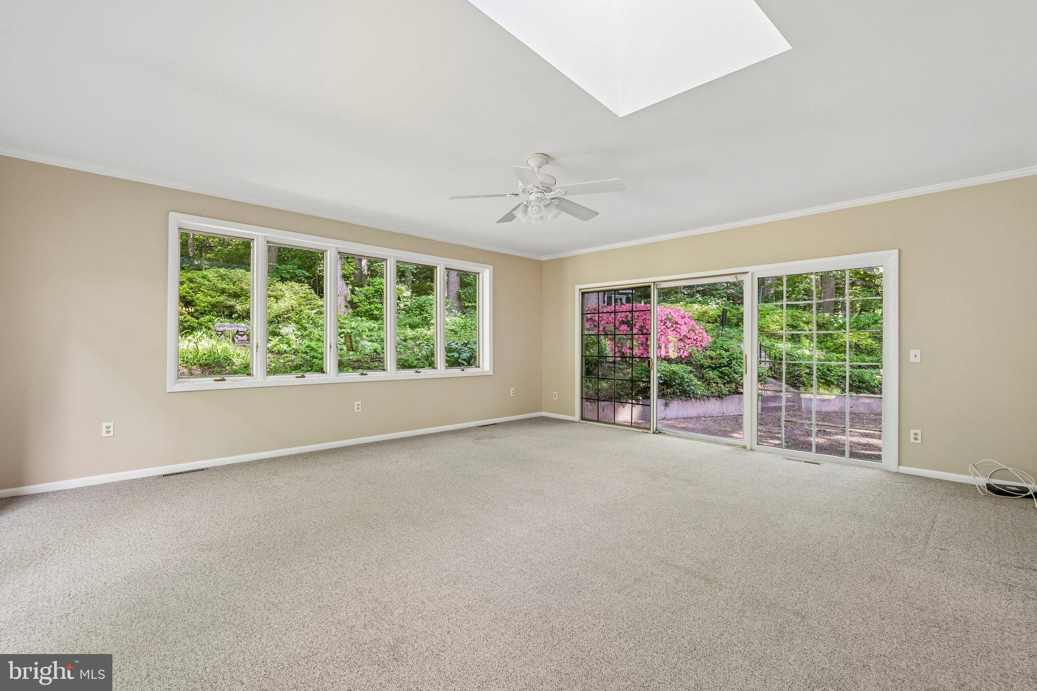 HONEYSUCKLE HILL - Residential