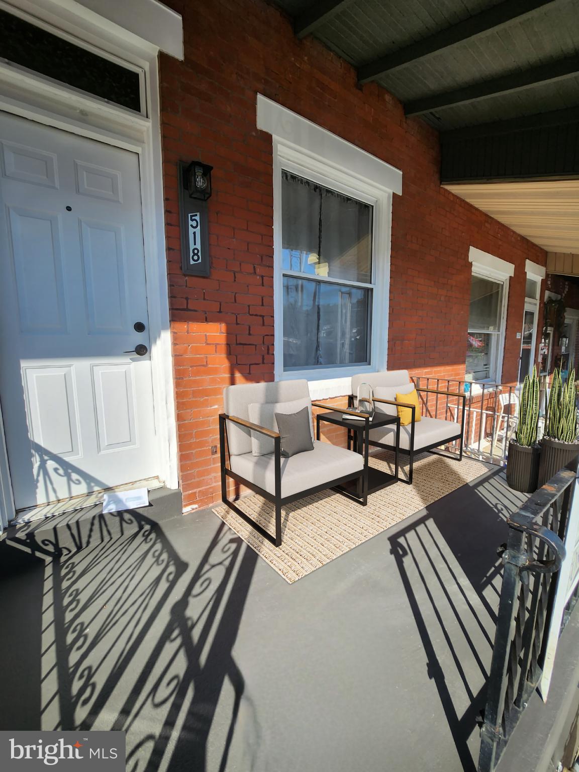 Don't miss out this beautiful renovate 4 bedrooms, 1 bathroom, gas heat, open concept kitchen with a breakfast area, large living room area and more!