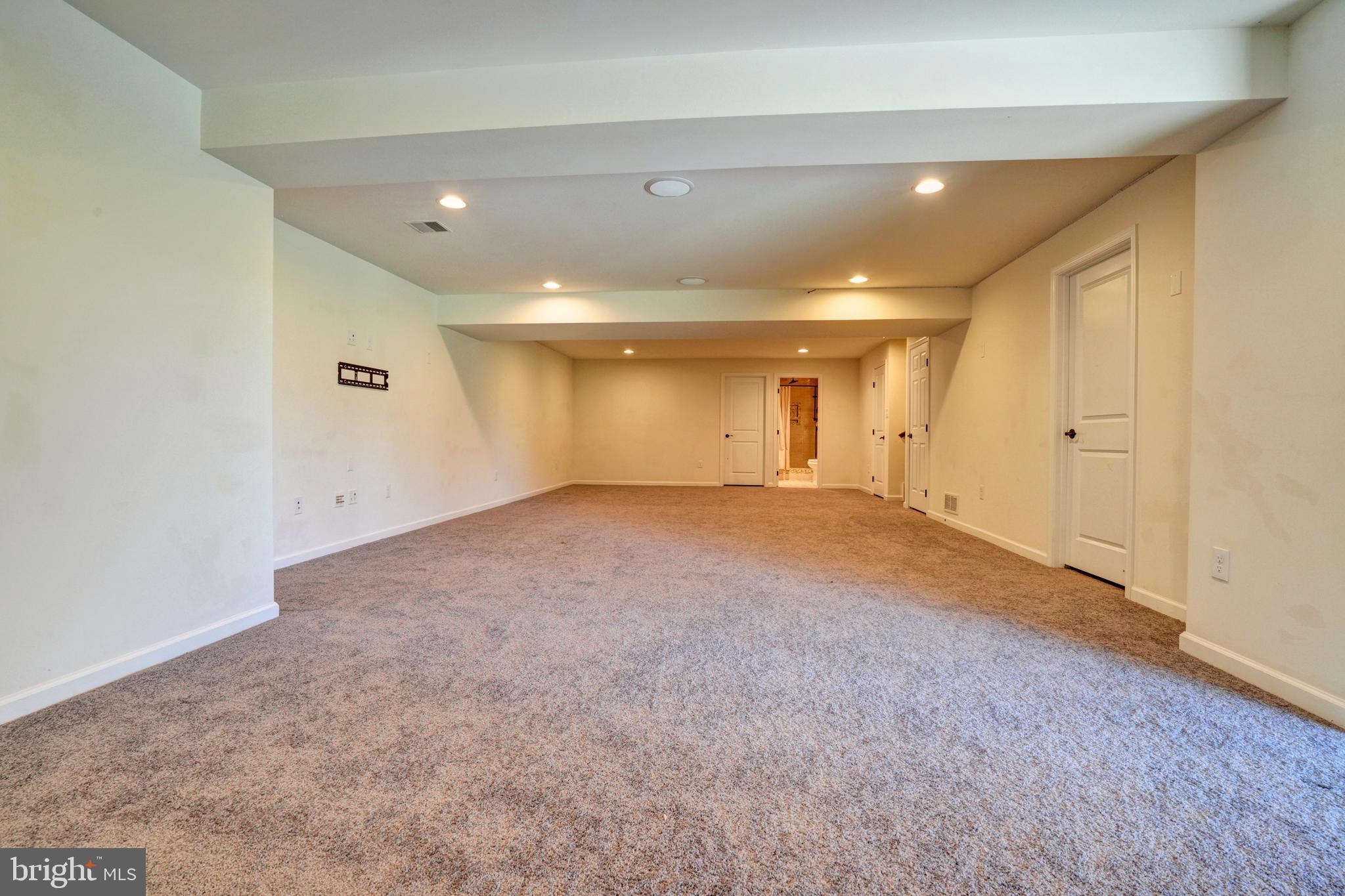 PRES AT MONTGOMERY - Residential