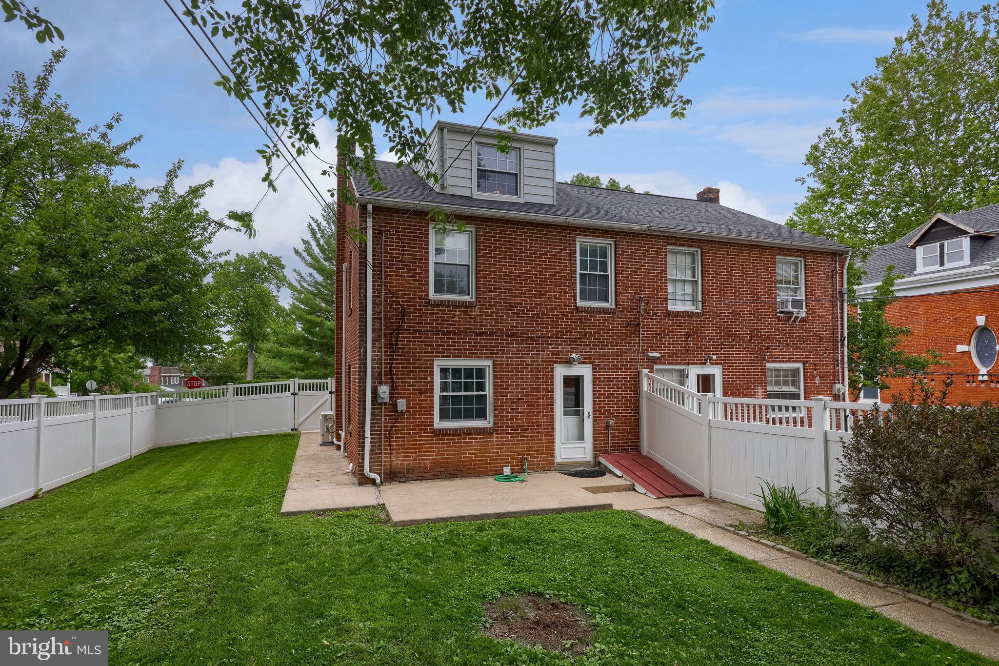 LANCASTER - Residential