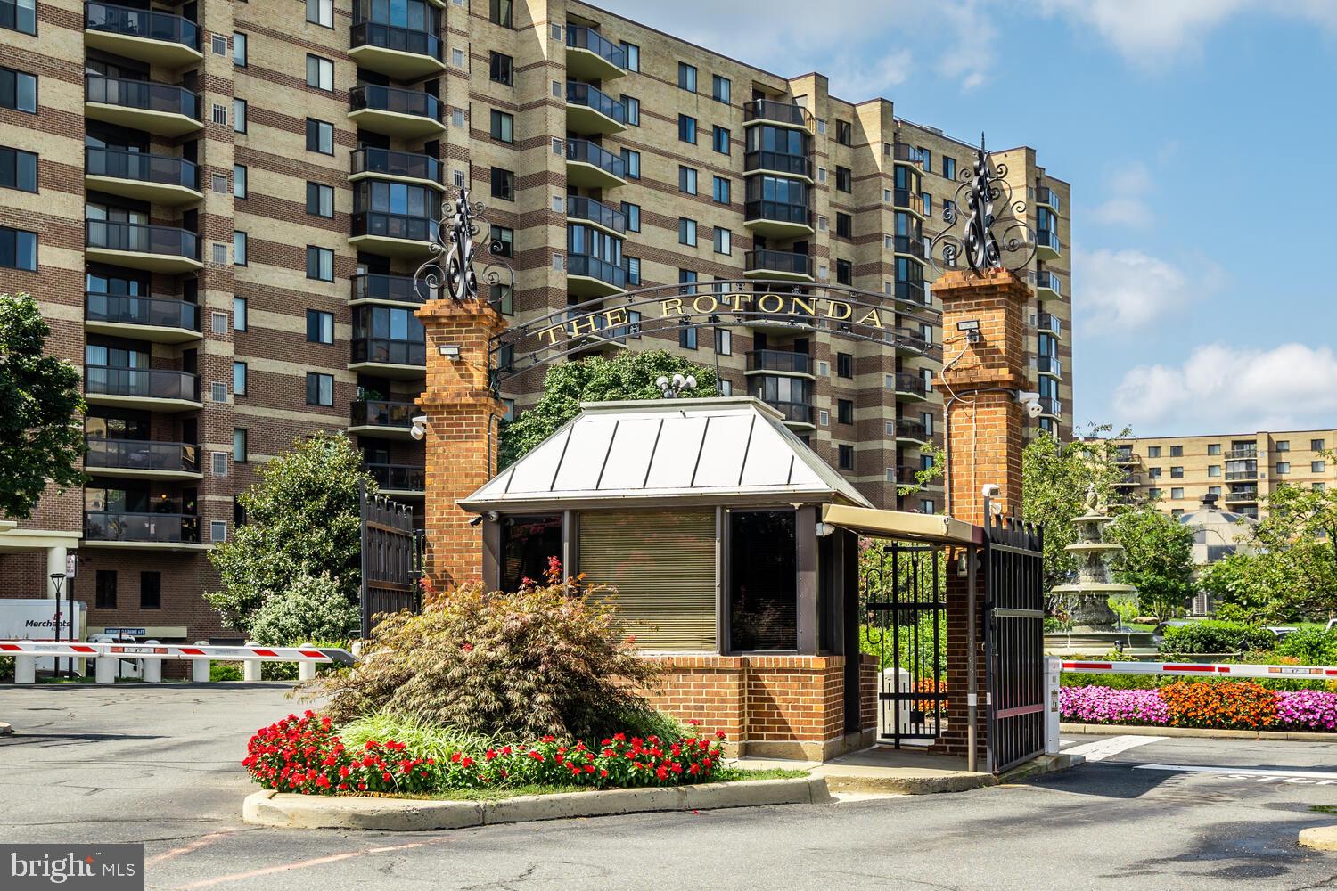 ROTONDA - Residential Lease
