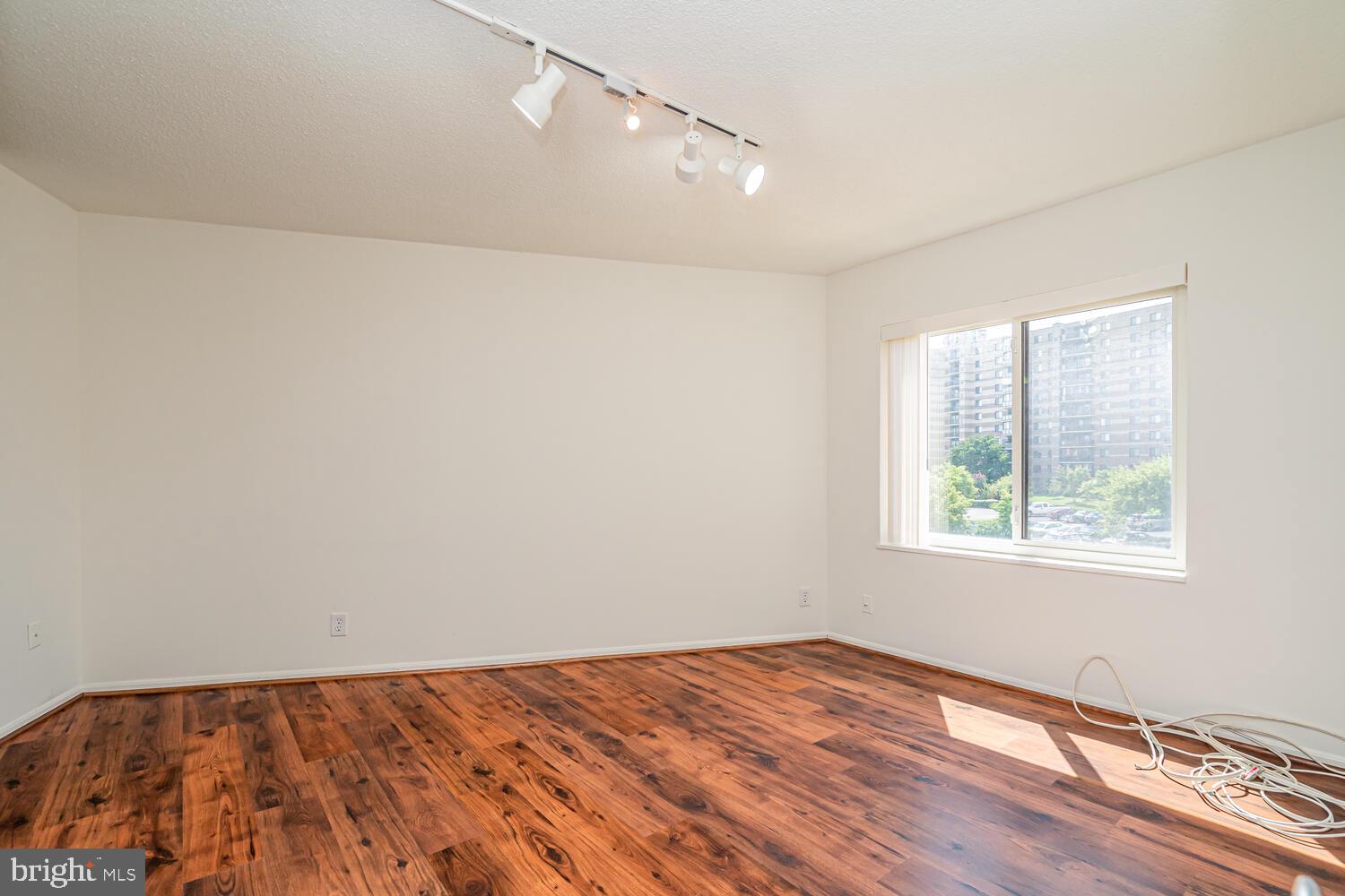 ROTONDA - Residential Lease