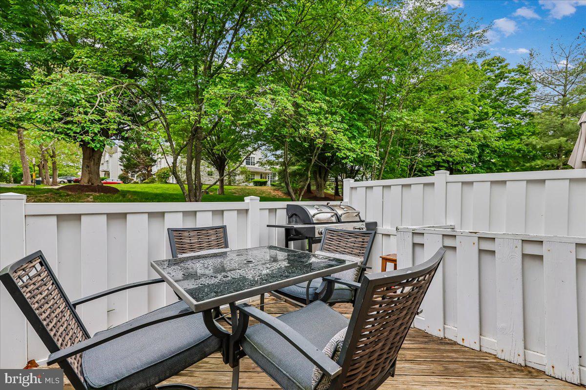 VILL AT MANCHESTER FARMS - Residential