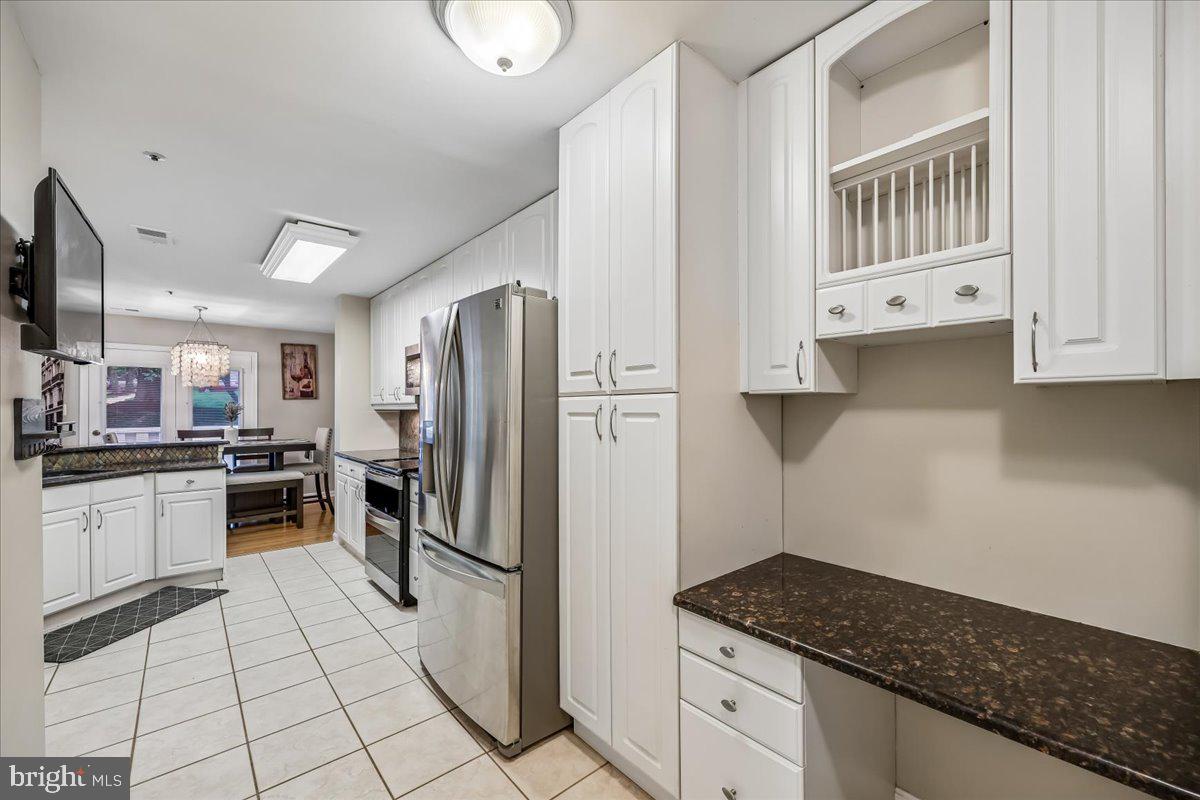 VILL AT MANCHESTER FARMS - Residential