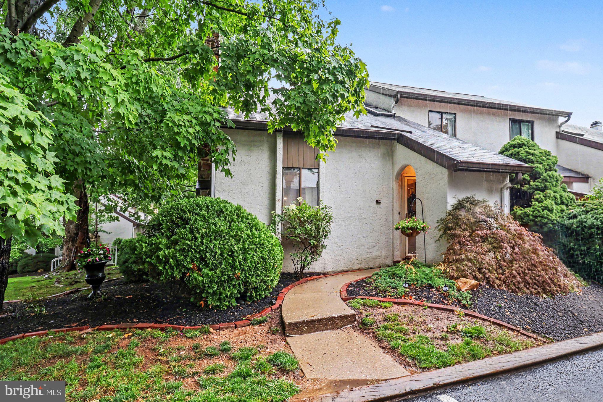 PINE CREST - Residential