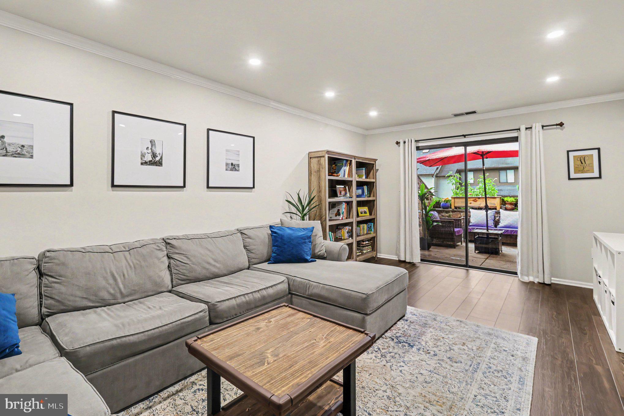 PINE CREST - Residential