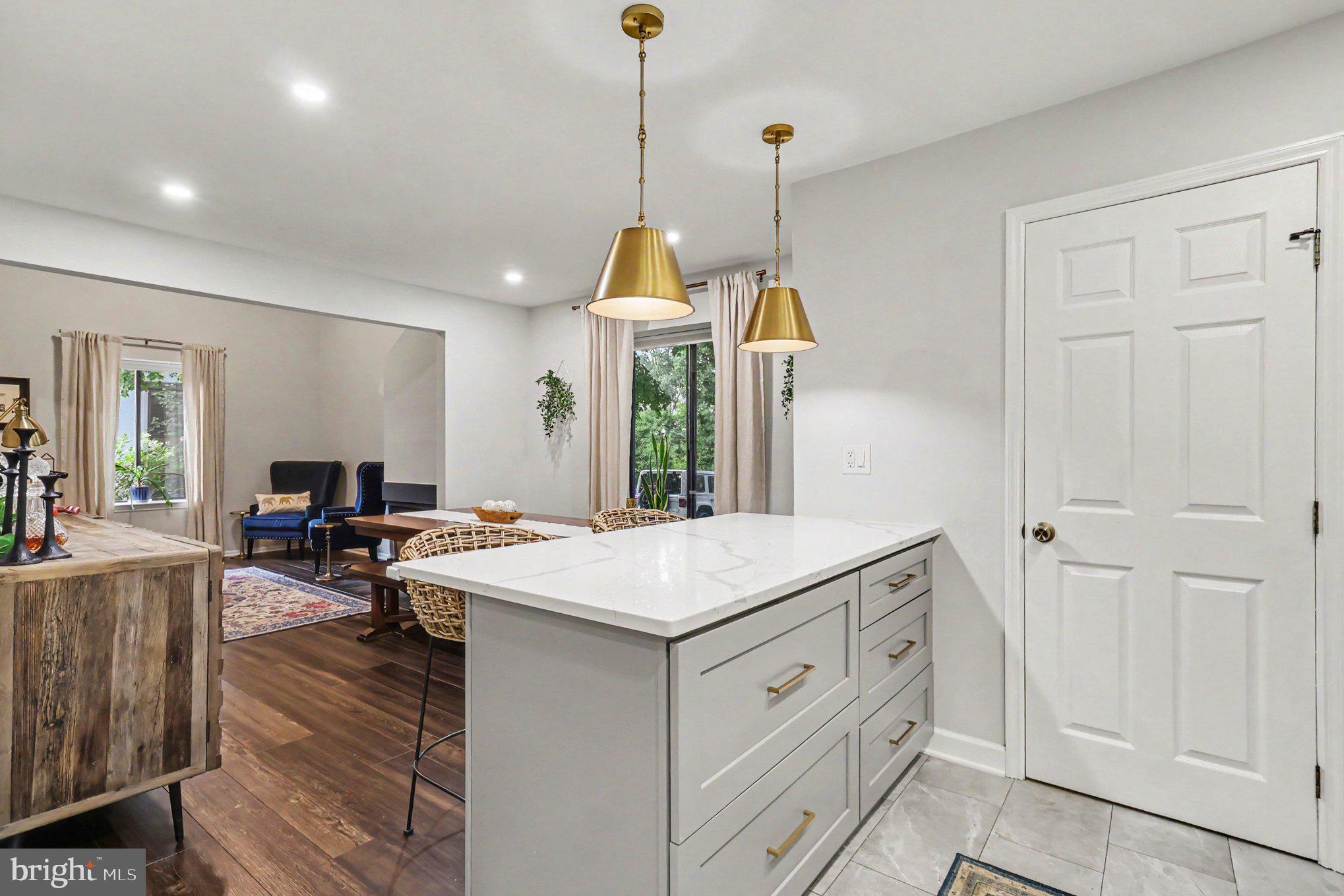 PINE CREST - Residential