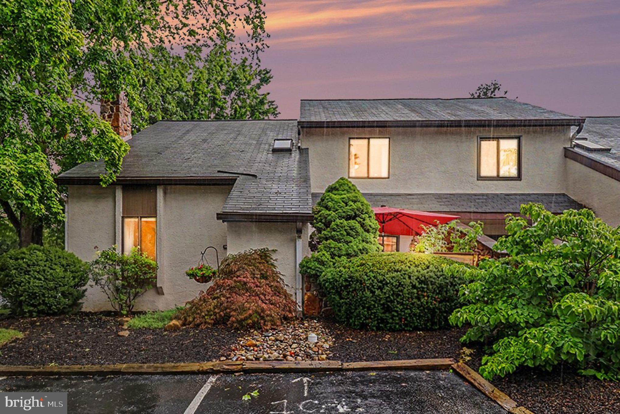 PINE CREST - Residential