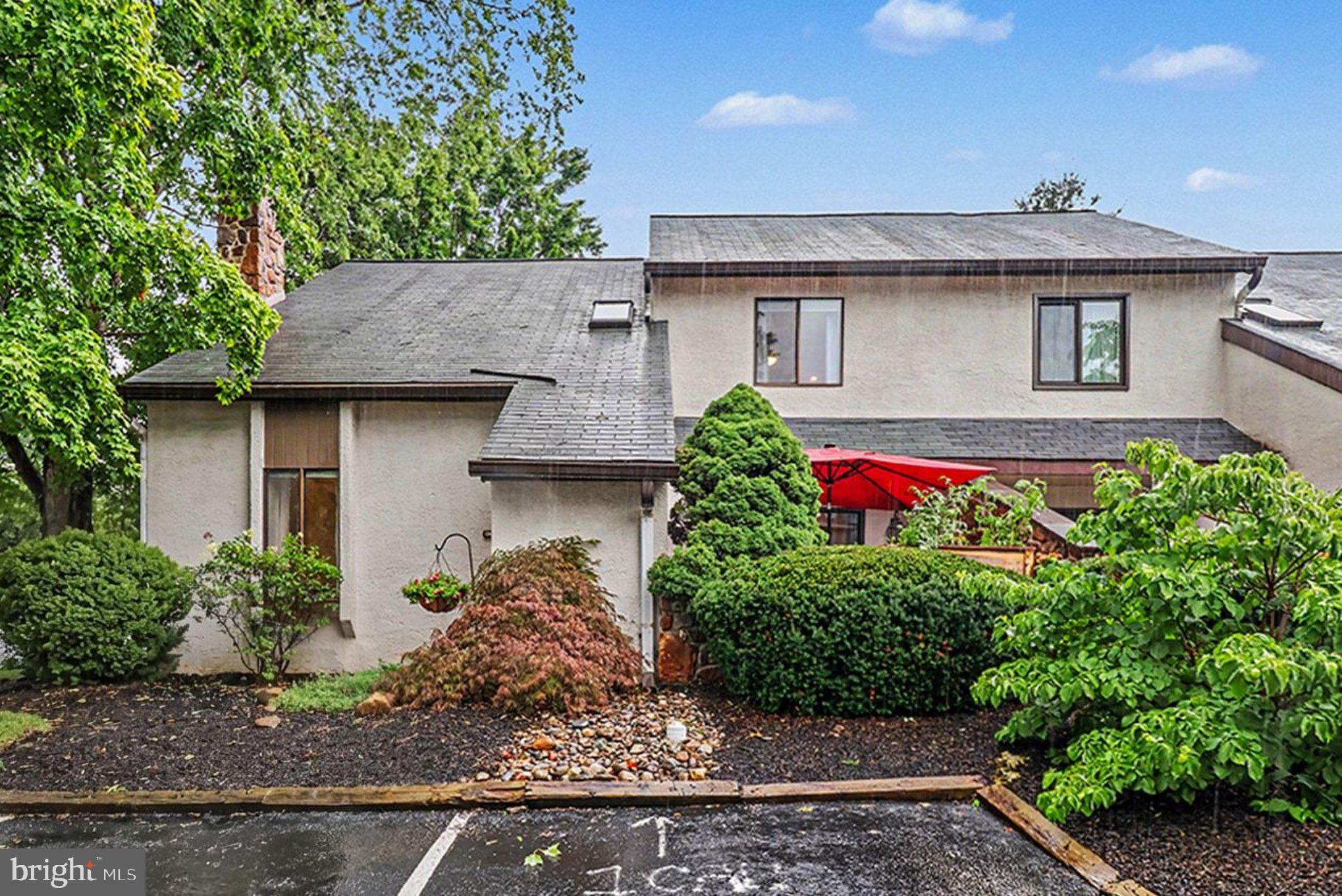 PINE CREST - Residential