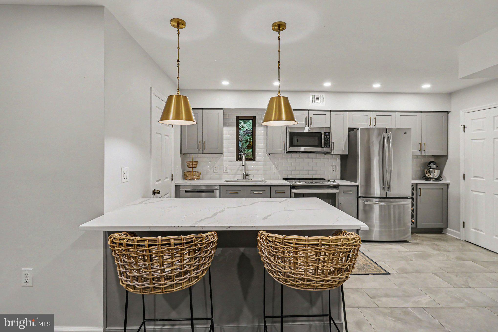 PINE CREST - Residential