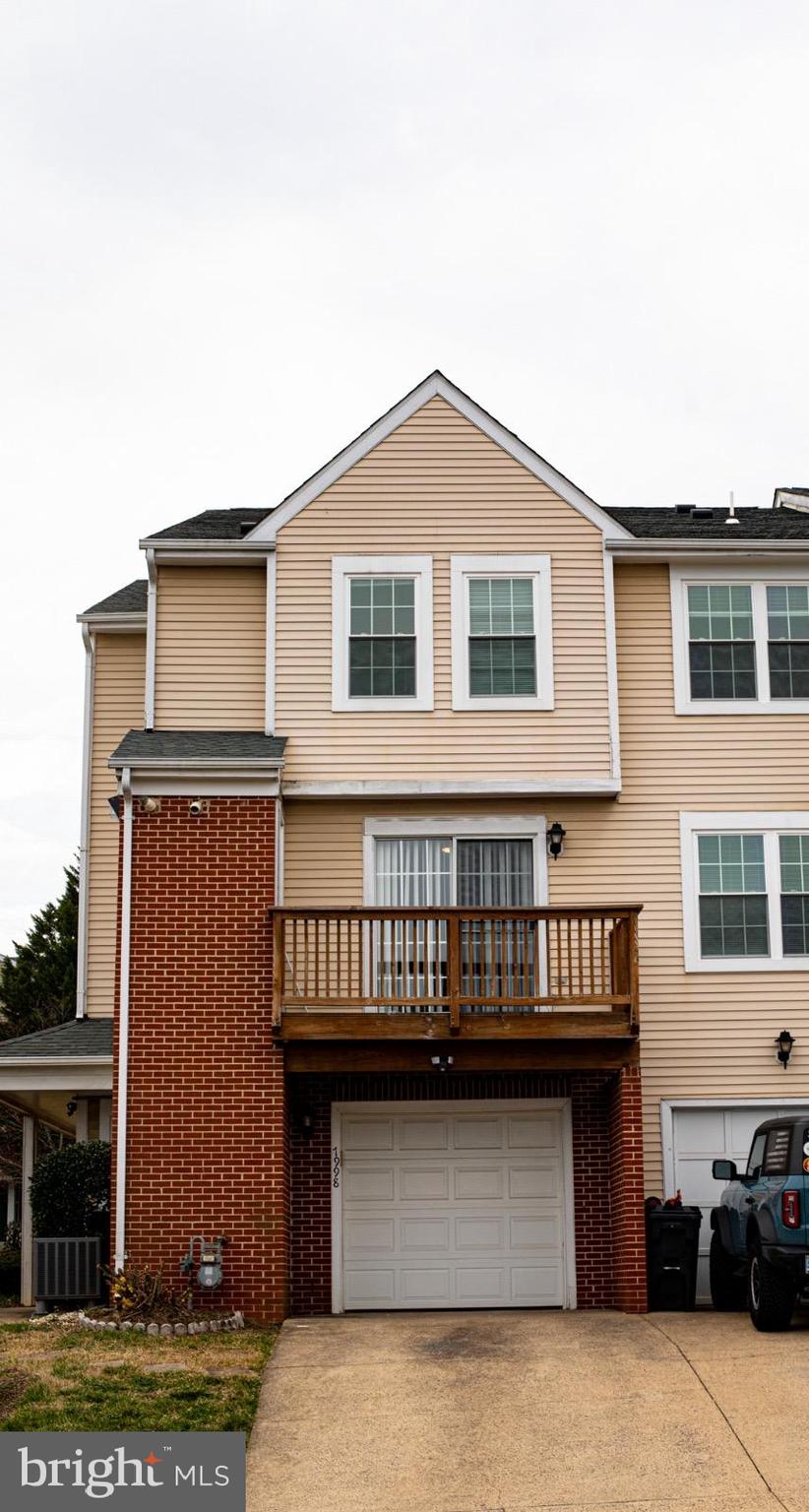 JACKSONS RIDGE CONDOS - Residential