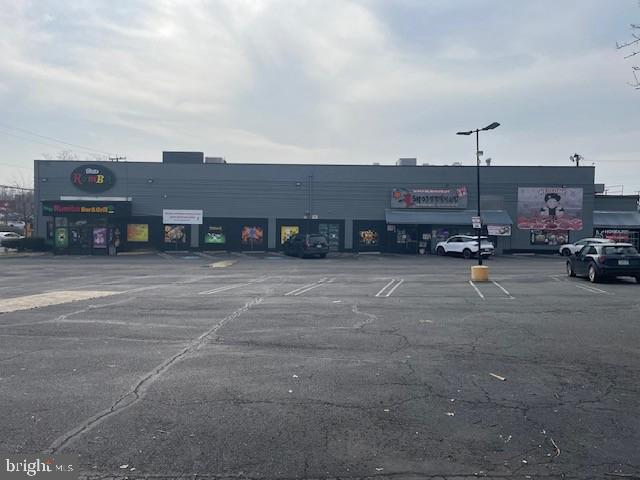 ANNANDALE - Commercial Sale