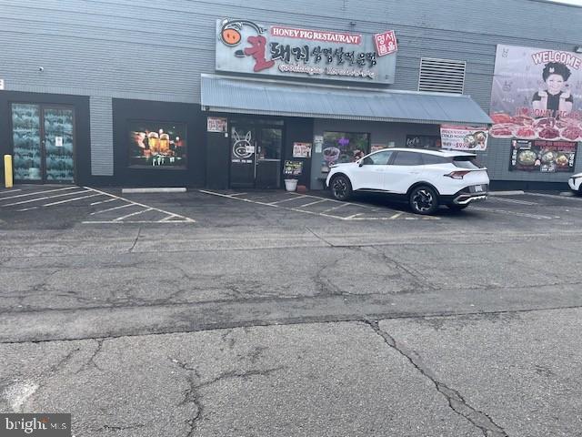 ANNANDALE - Commercial Sale