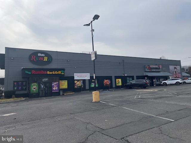 ANNANDALE - Commercial Sale