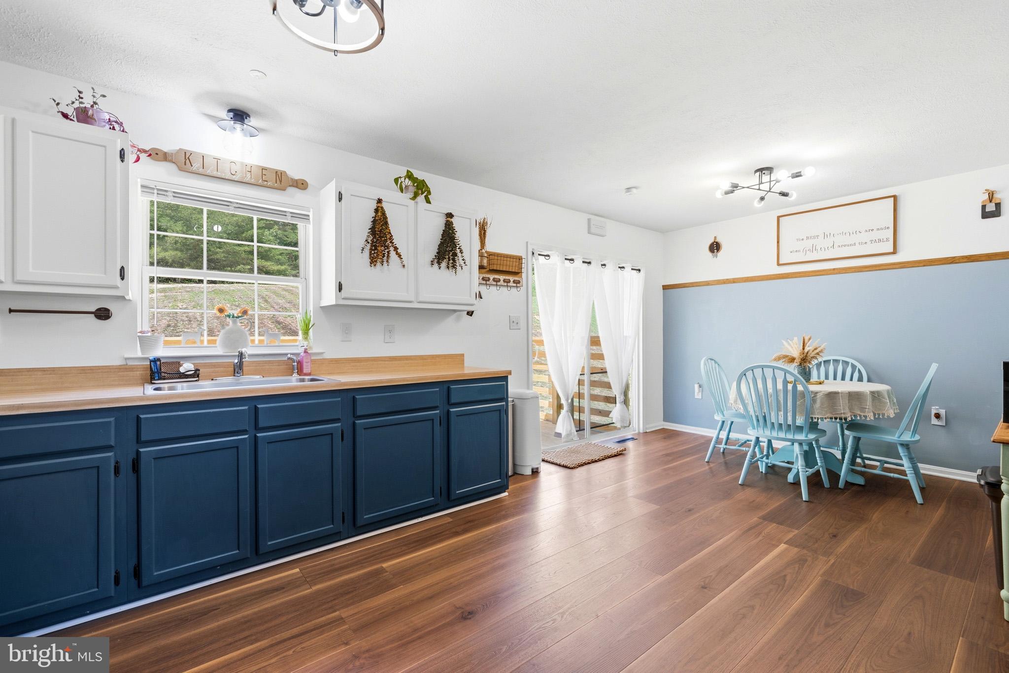 LAUREL RIDGE - Residential