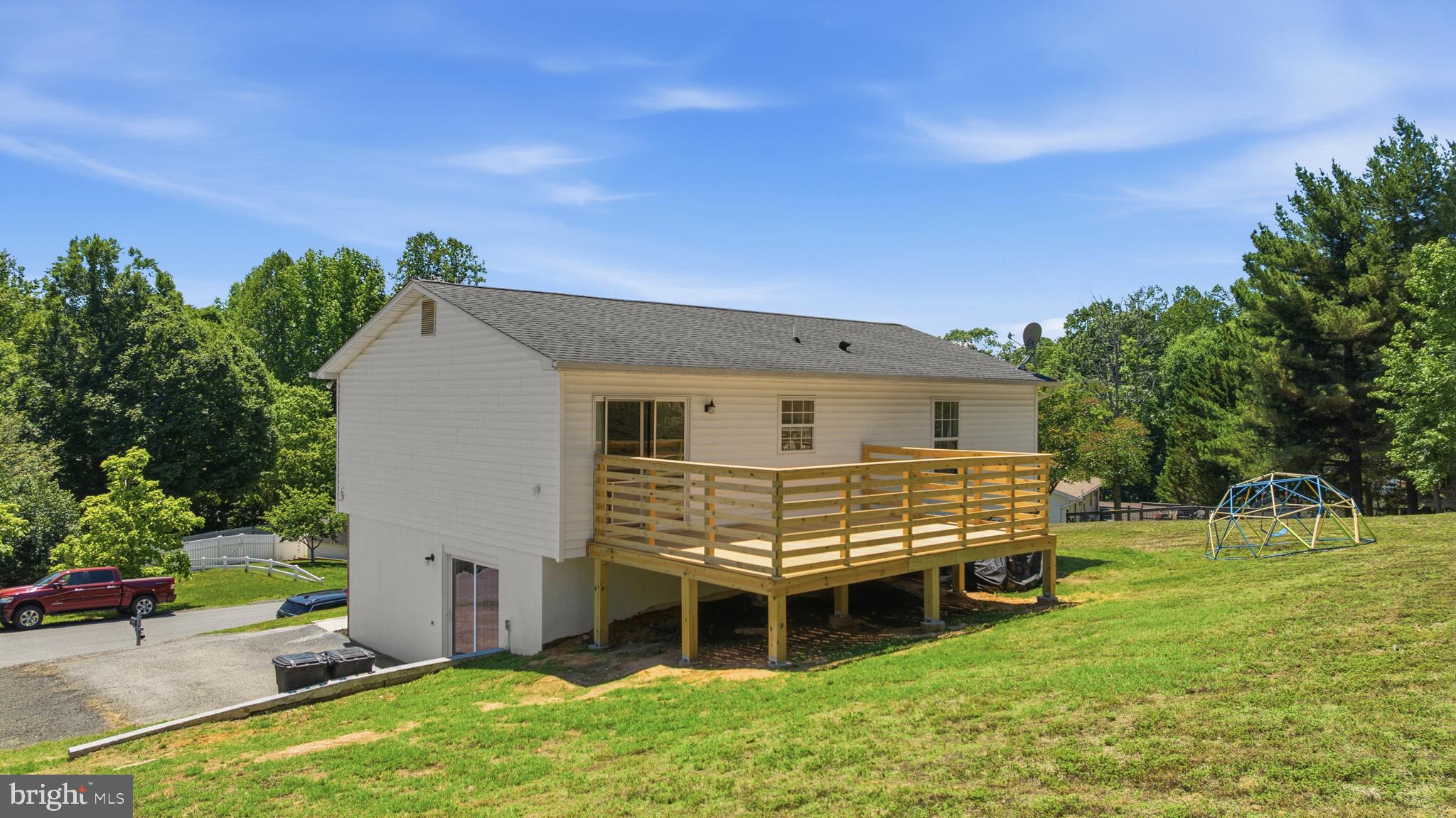 LAUREL RIDGE - Residential