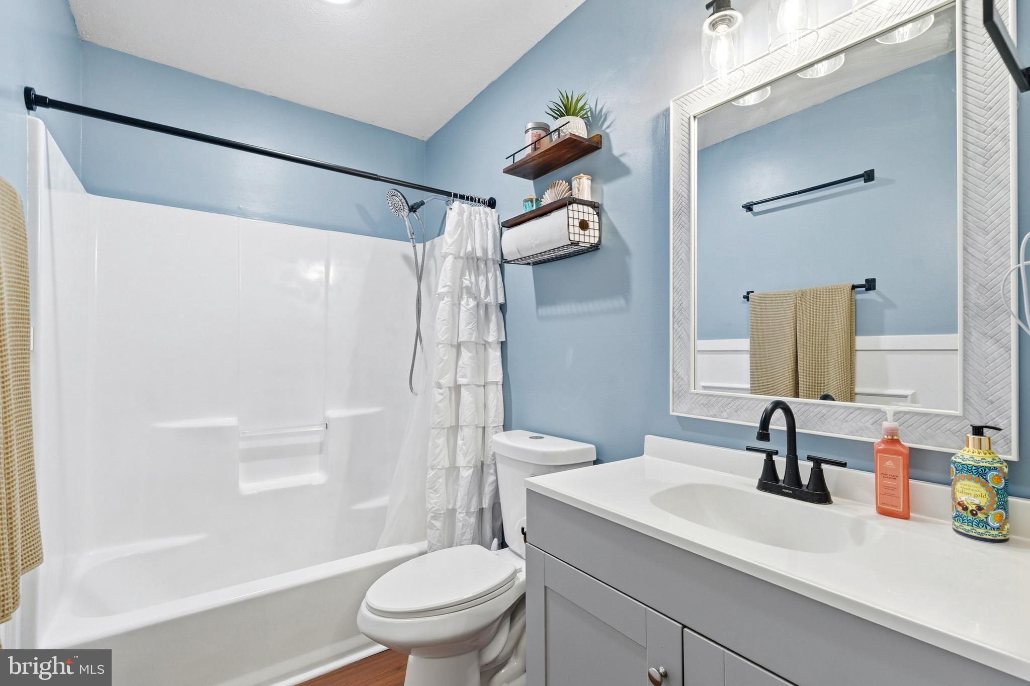 LAUREL RIDGE - Residential