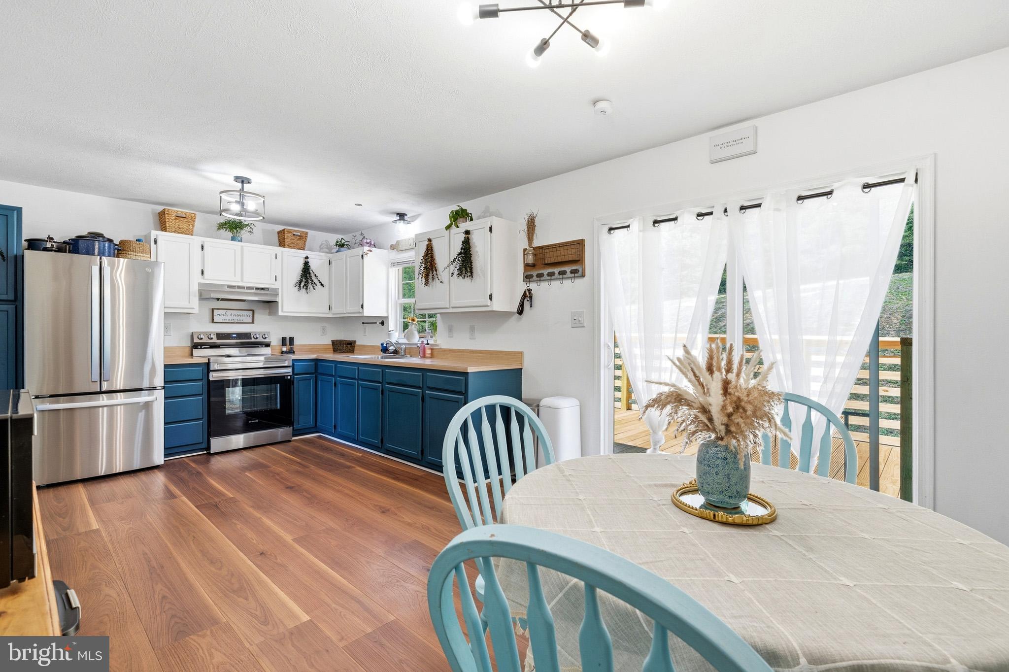 LAUREL RIDGE - Residential