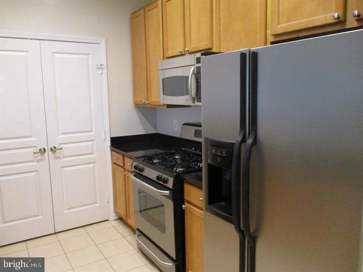SAVOY AT RESTON TOWN CENTER - Residential Lease