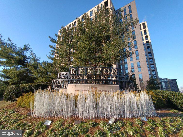 SAVOY AT RESTON TOWN CENTER - Residential Lease