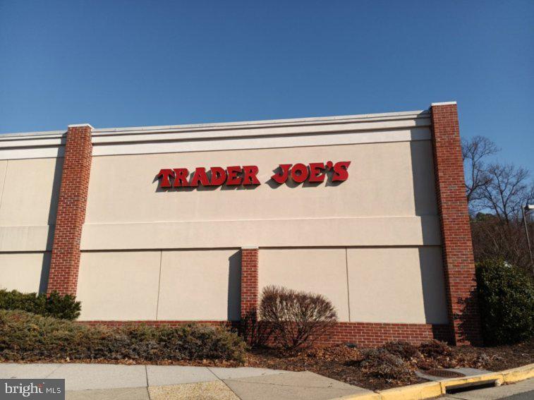 SAVOY AT RESTON TOWN CENTER - Residential Lease