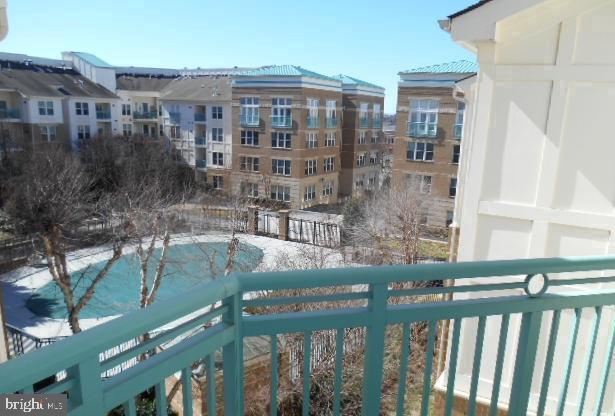 SAVOY AT RESTON TOWN CENTER - Residential Lease