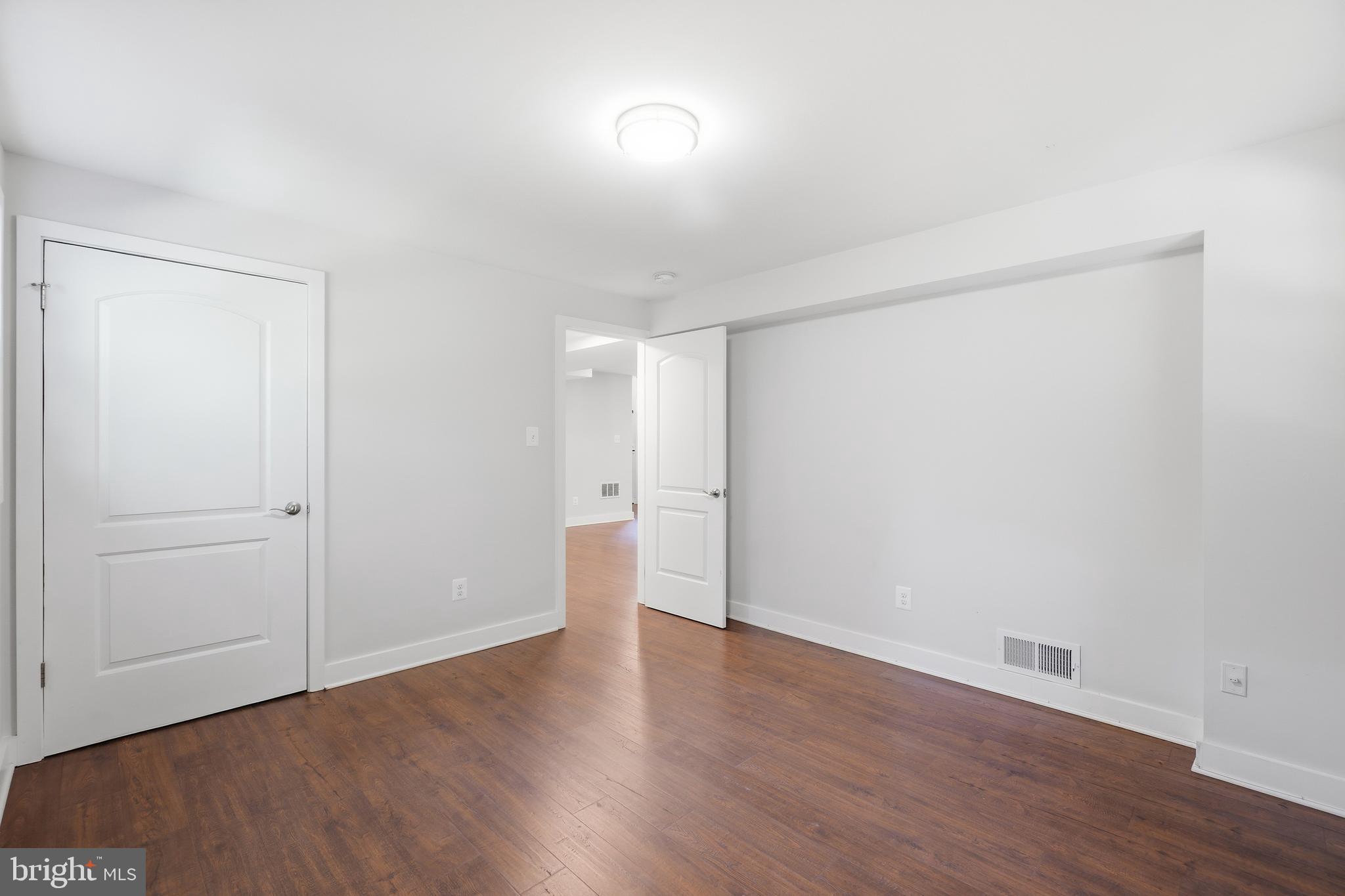 TALL OAKS - Residential