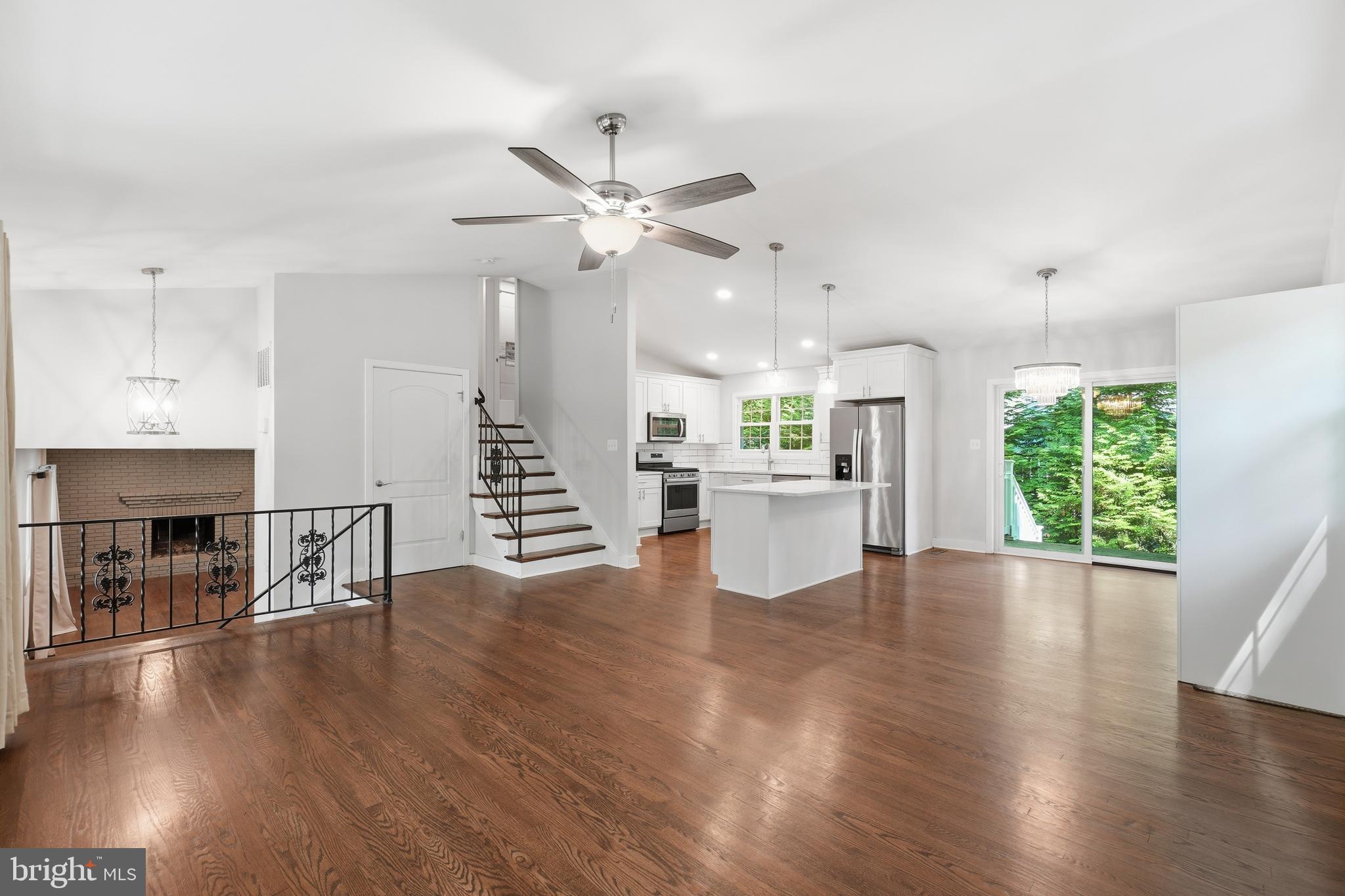 TALL OAKS - Residential