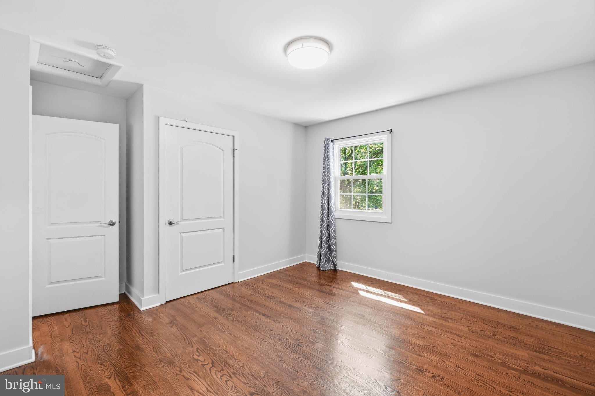 TALL OAKS - Residential