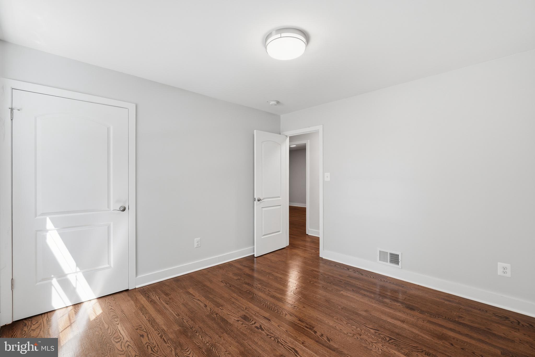 TALL OAKS - Residential