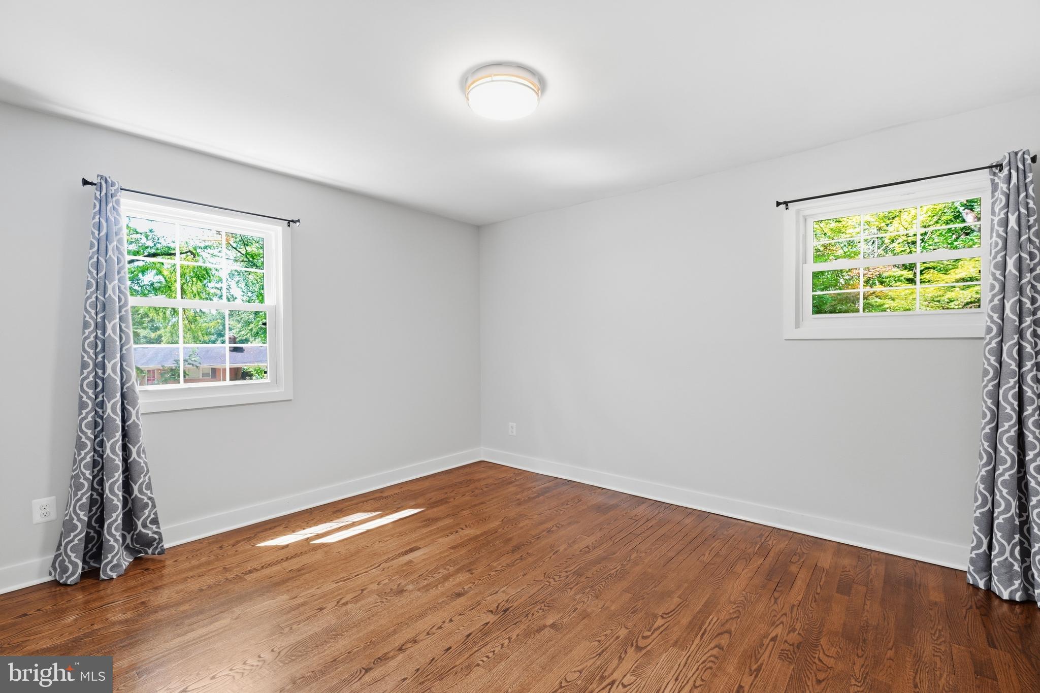 TALL OAKS - Residential