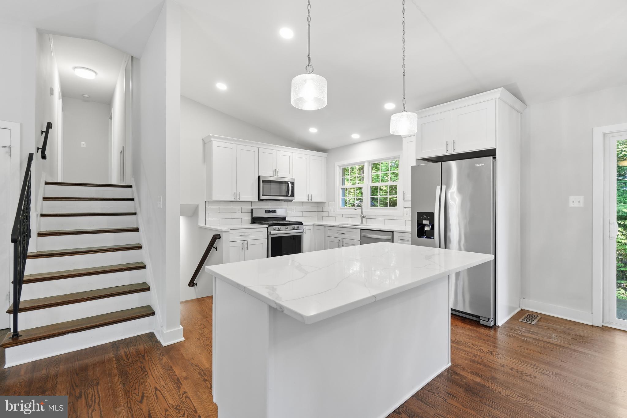 TALL OAKS - Residential
