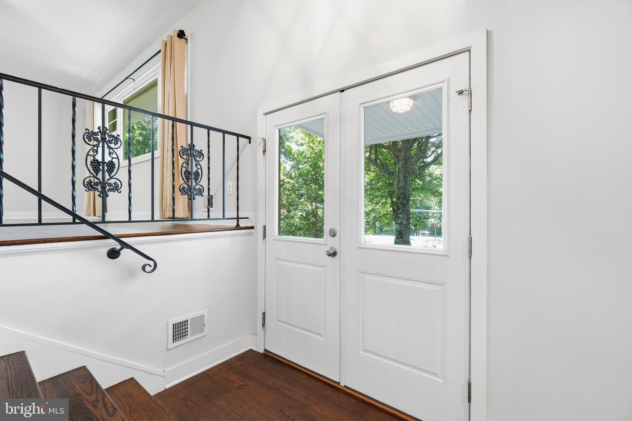 TALL OAKS - Residential