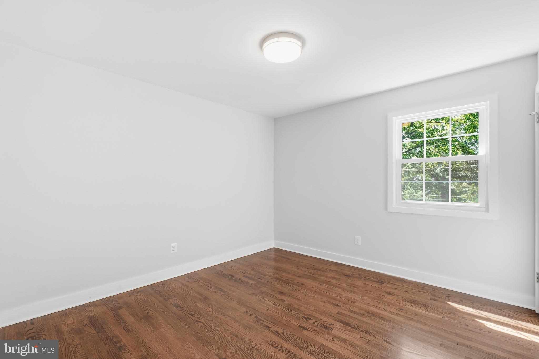 TALL OAKS - Residential