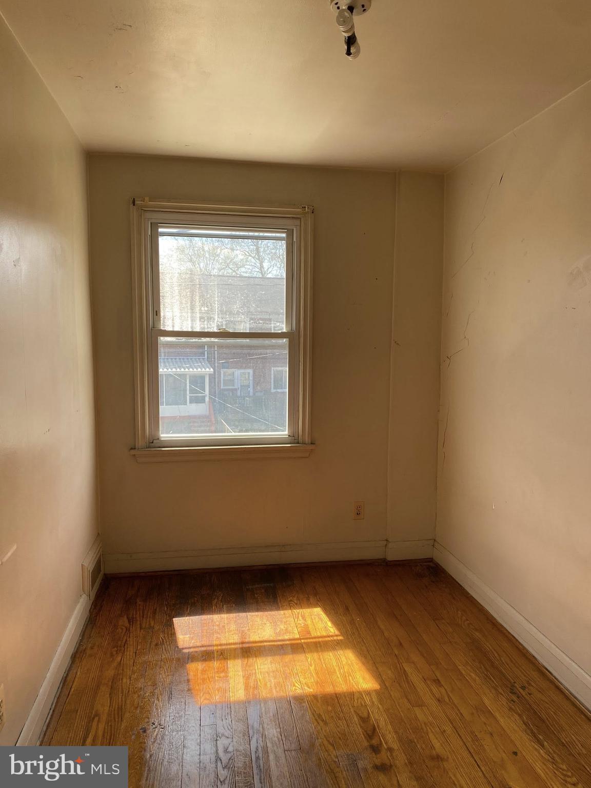 CHINQUAPIN PARK - Residential