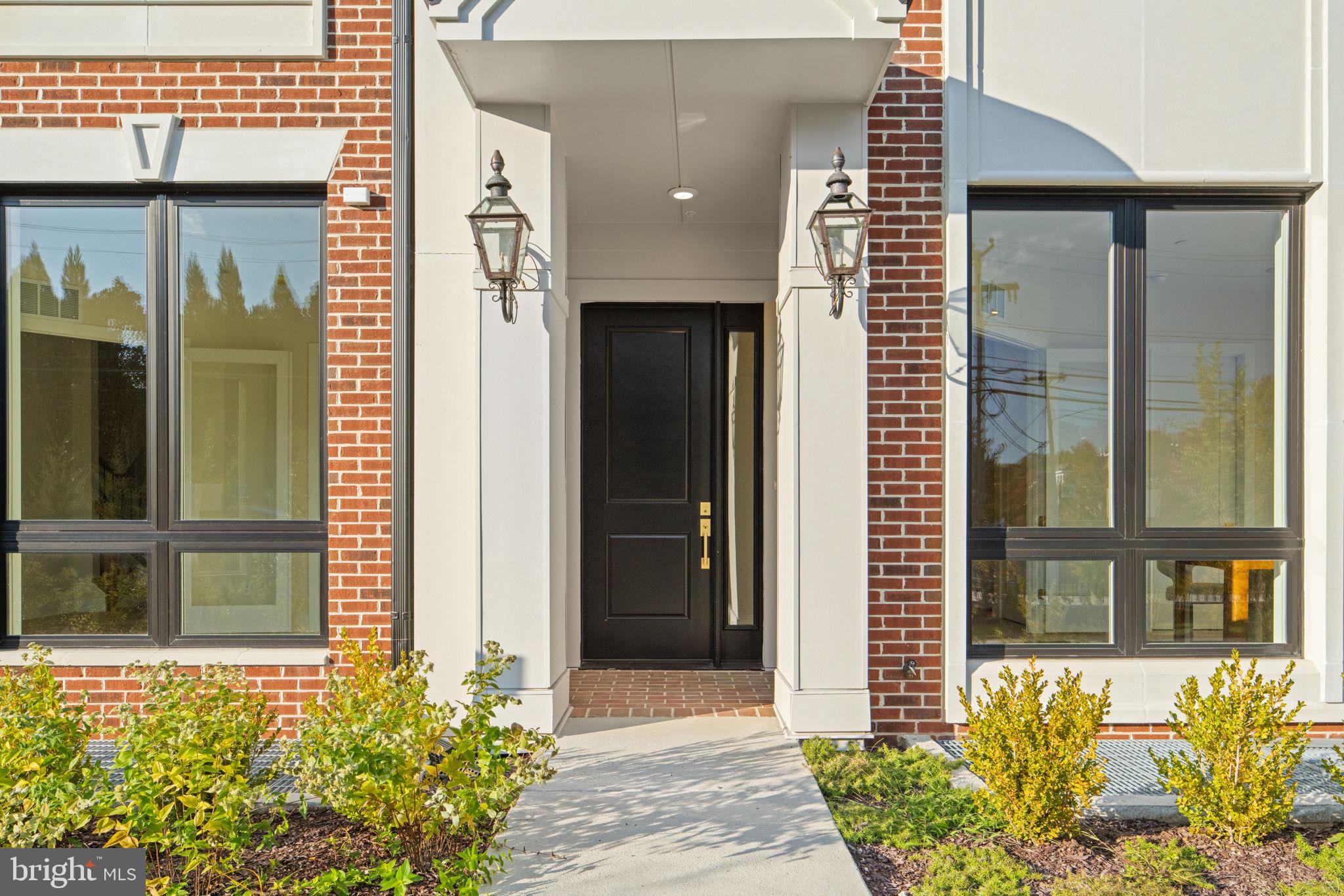 CHAIN BRIDGE - Residential