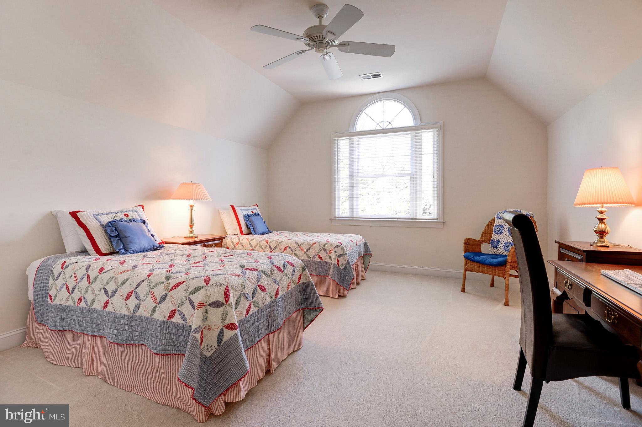 RIVER CREEK - Residential