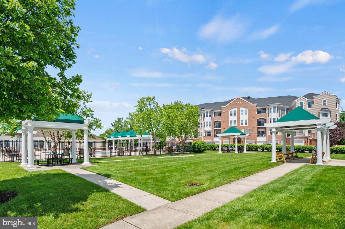 MAPLECREST - Residential