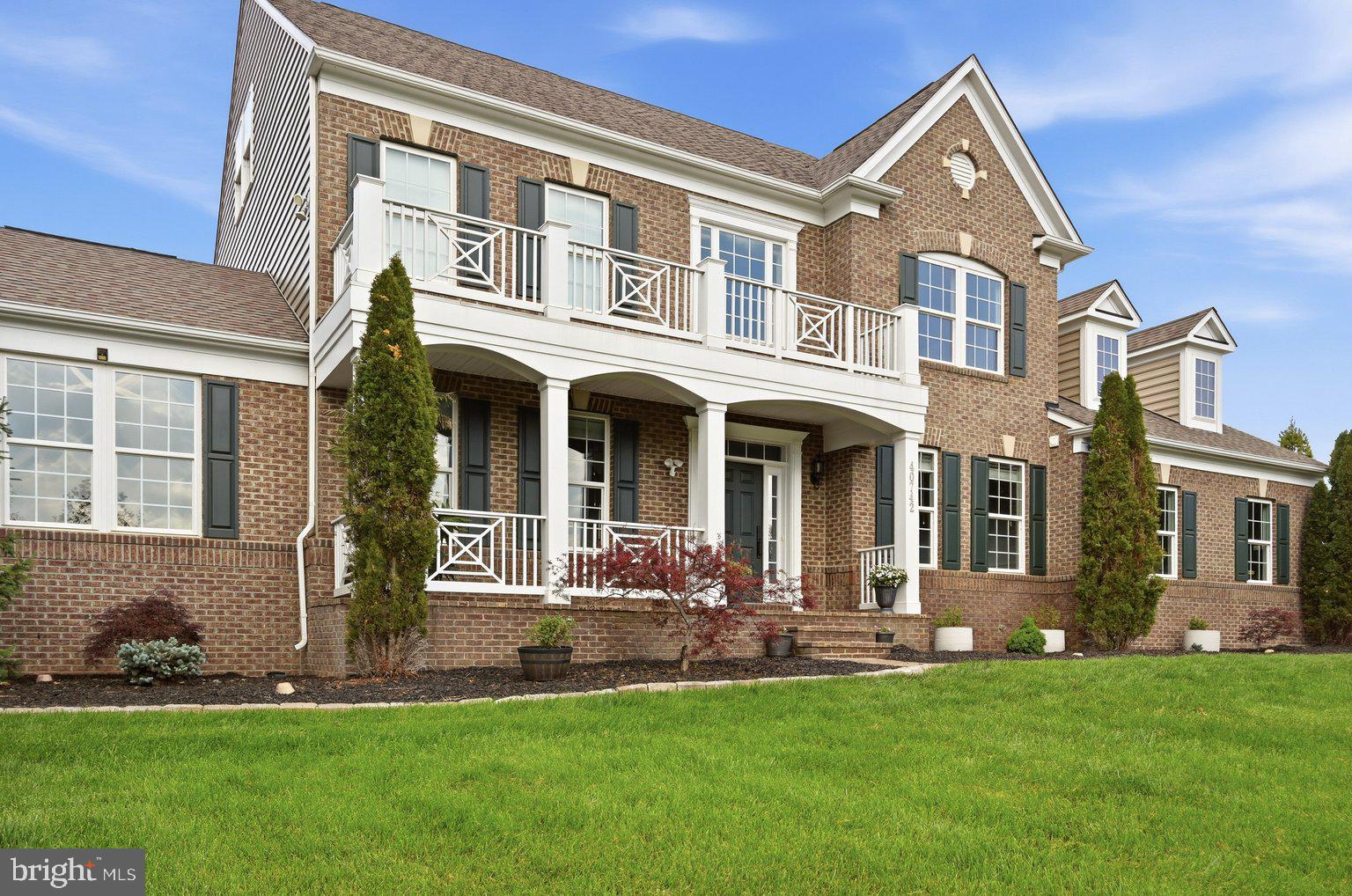 ESTATES @ CREIGHTON FARM - Residential