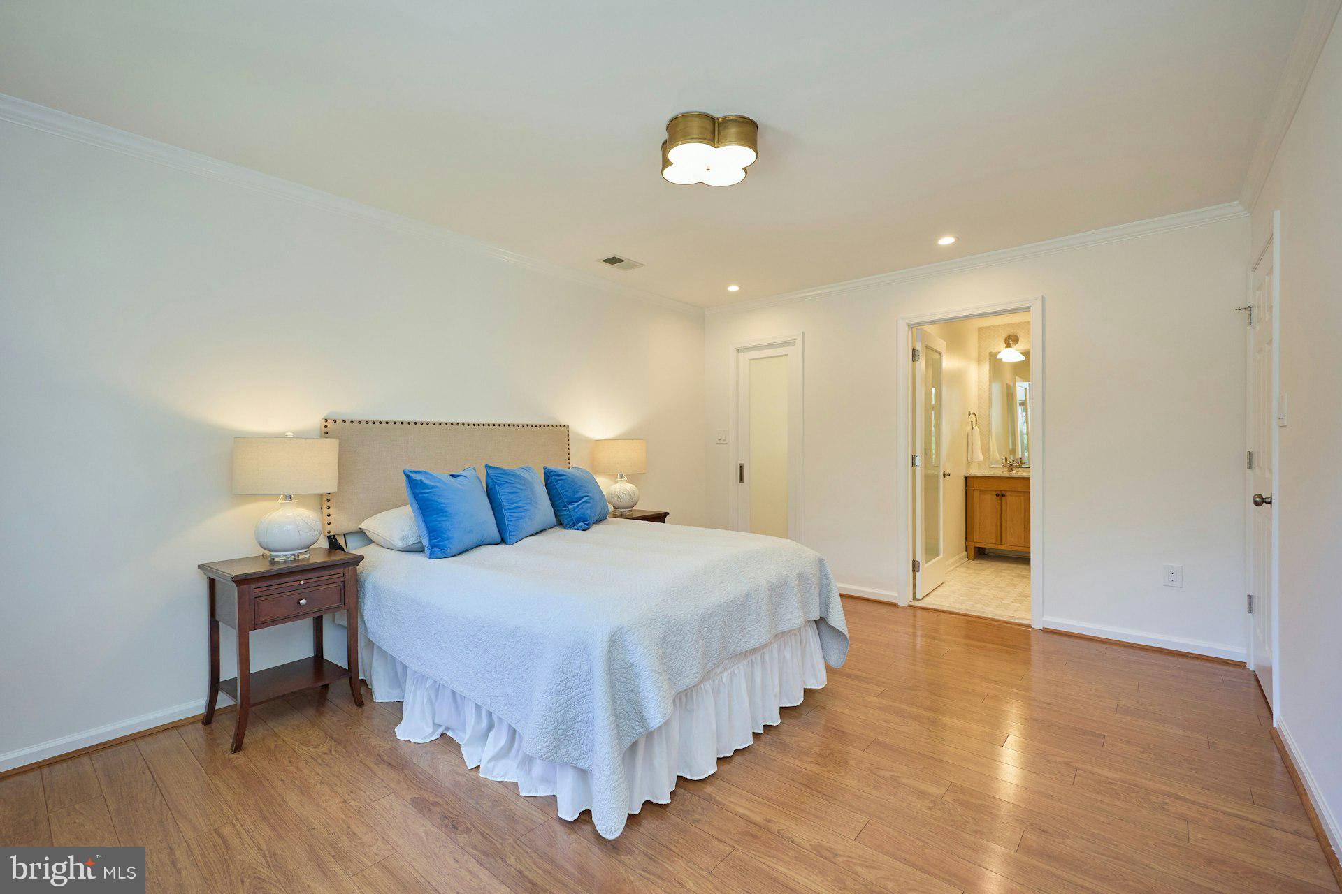 SIGNAL HILL - Residential