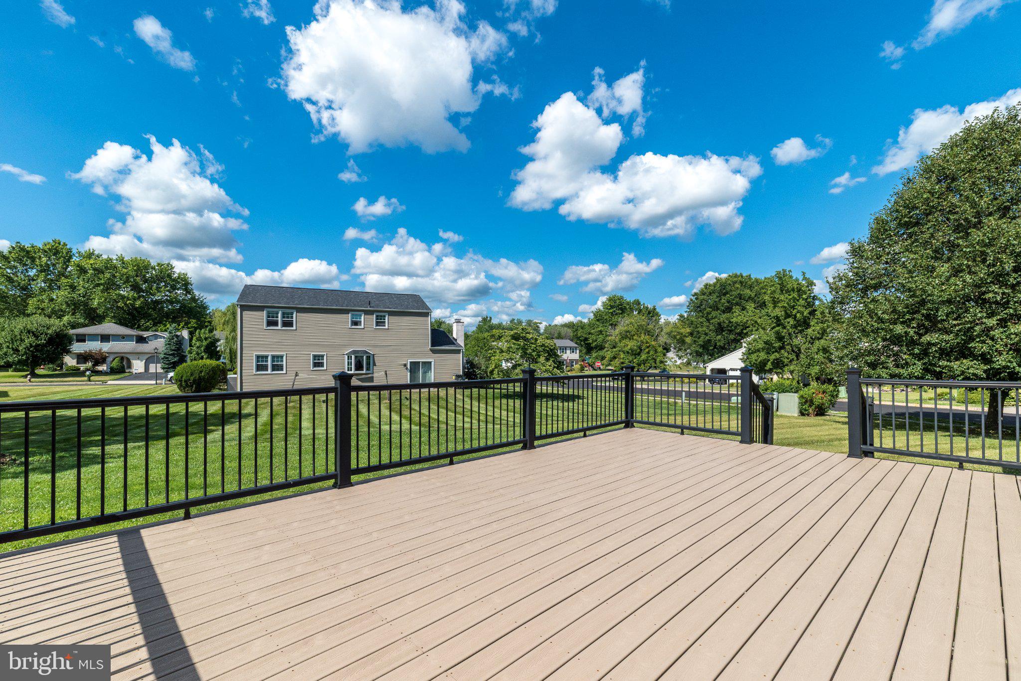 PIN OAKS ESTS - Residential