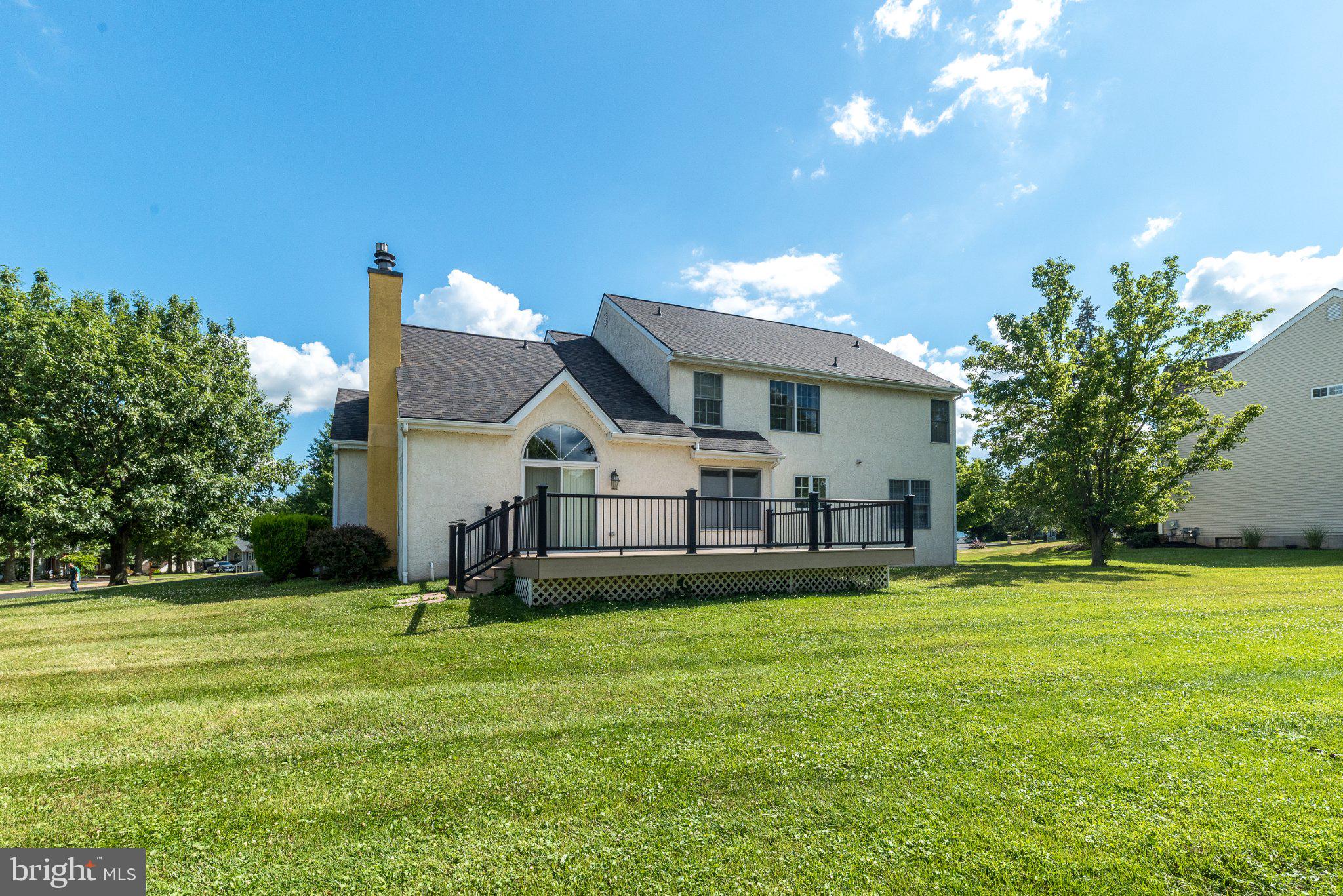 PIN OAKS ESTS - Residential