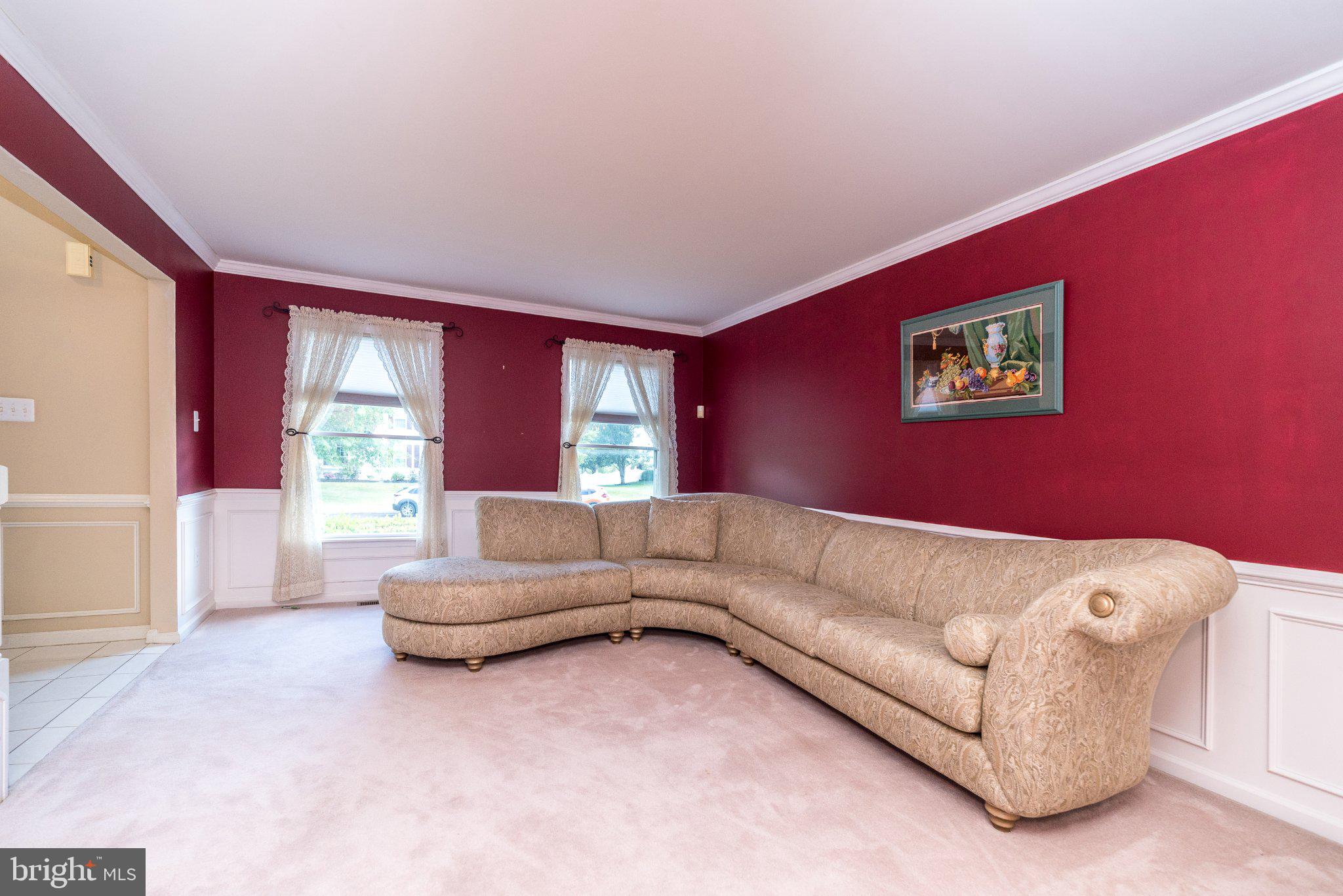 PIN OAKS ESTS - Residential