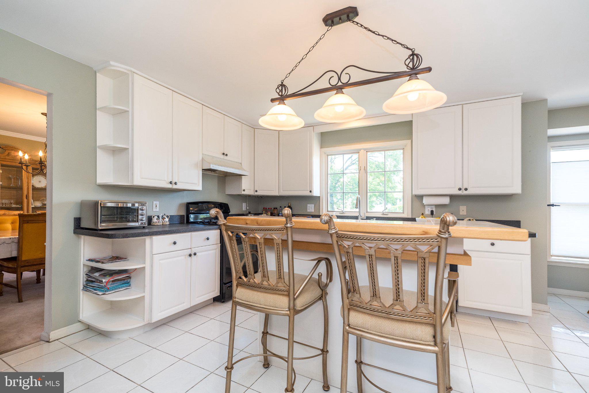 PIN OAKS ESTS - Residential