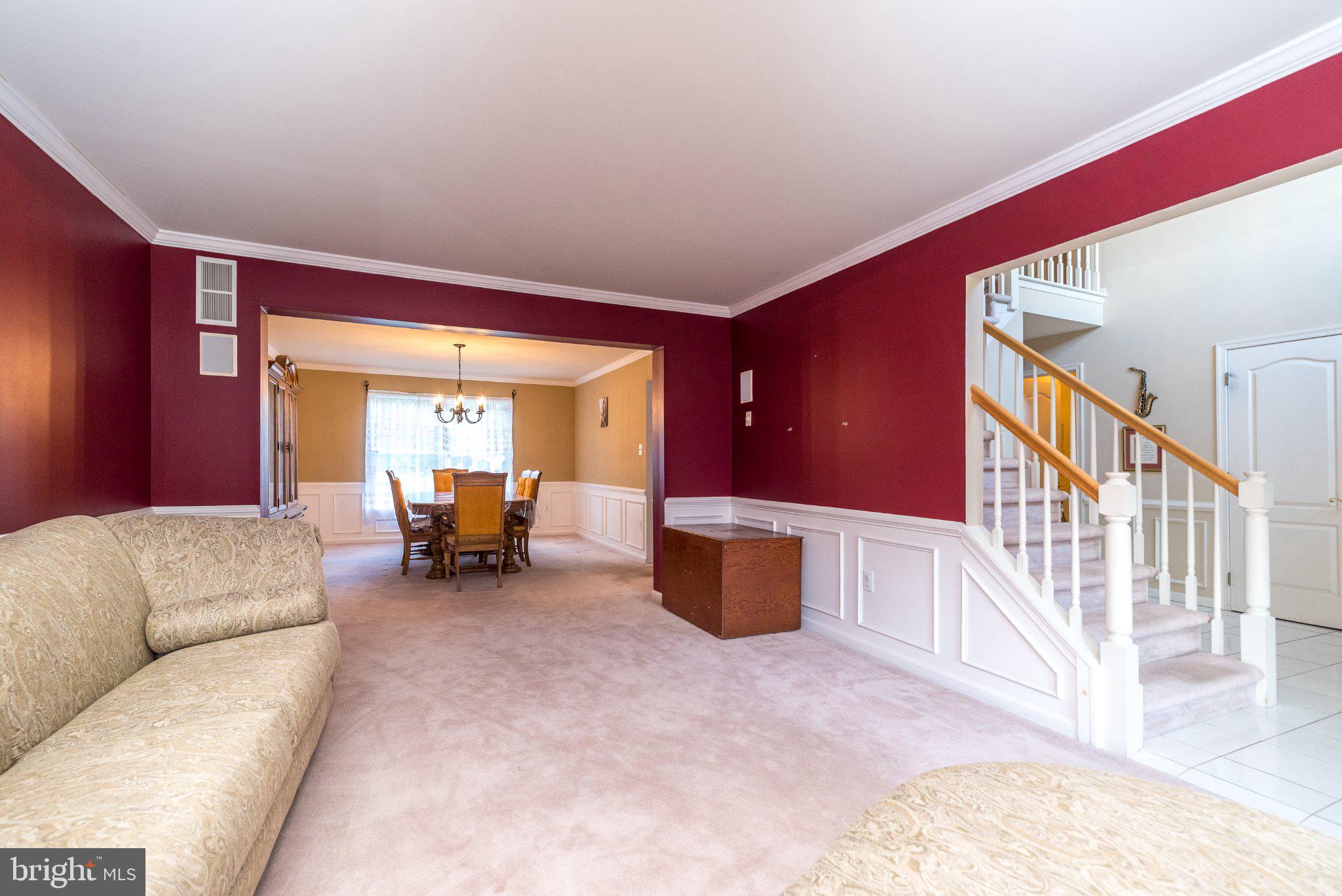 PIN OAKS ESTS - Residential