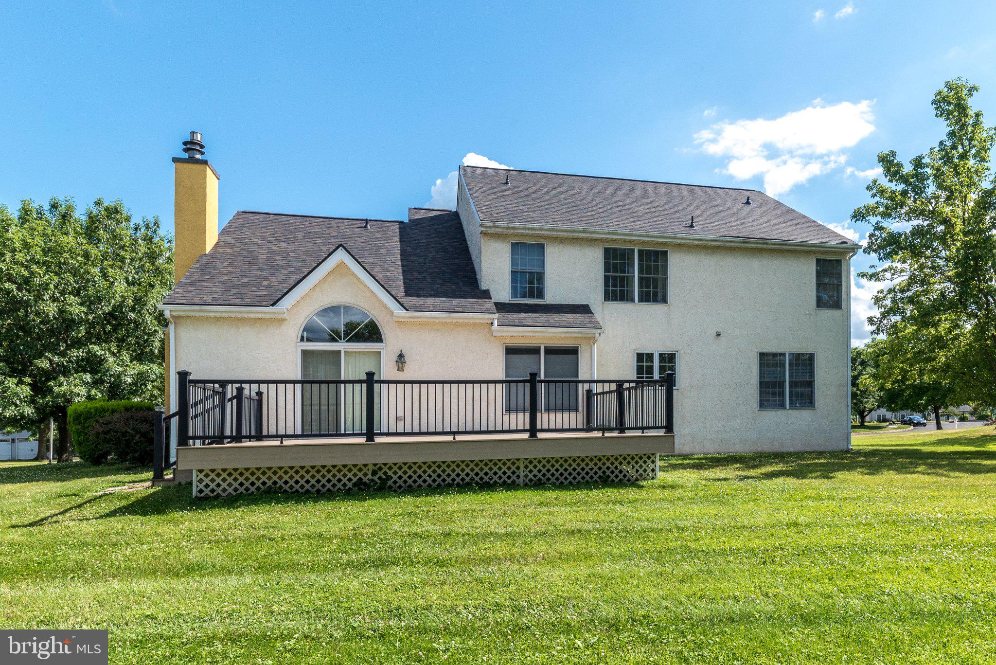 PIN OAKS ESTS - Residential
