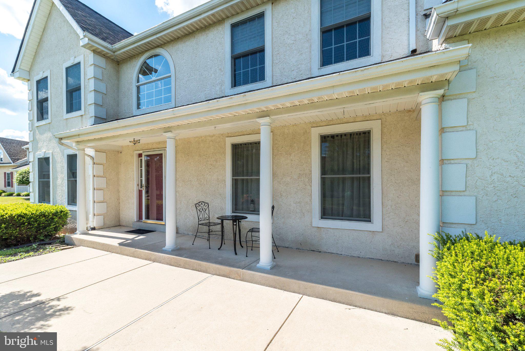 PIN OAKS ESTS - Residential